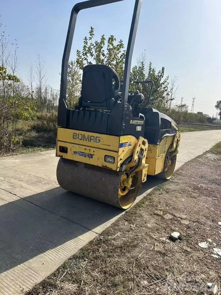 Bomag BW 100 AD Divvalču grunts veltņi