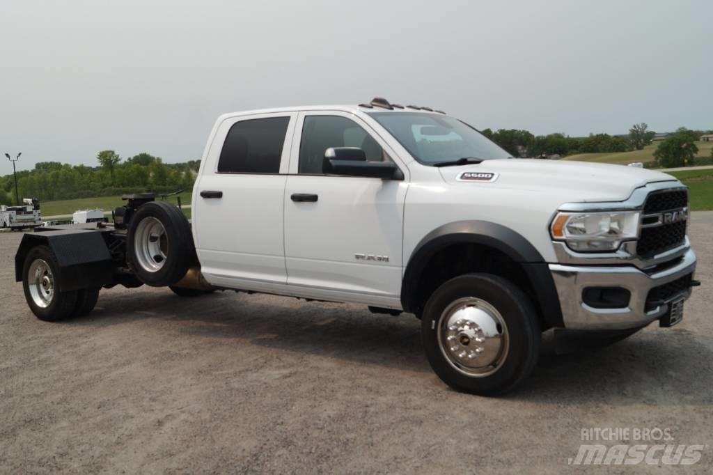 RAM 5500 TRADESMAN Šasija ar kabīni