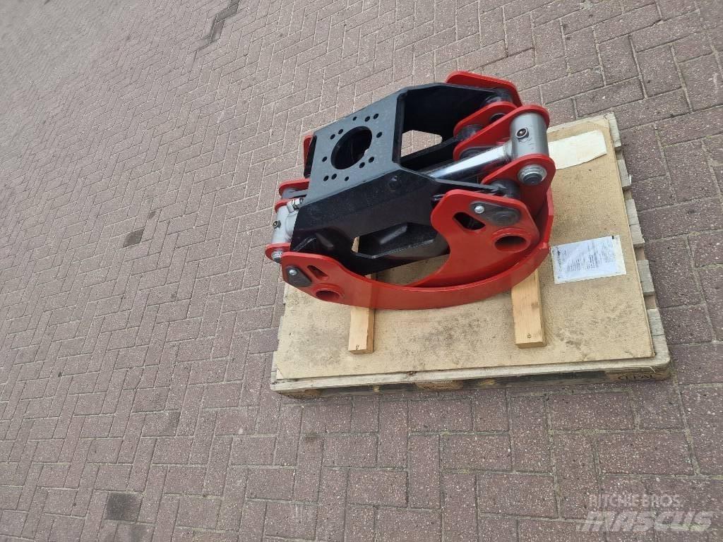 Farmi Forest C25 Baļķu iekrāvēji