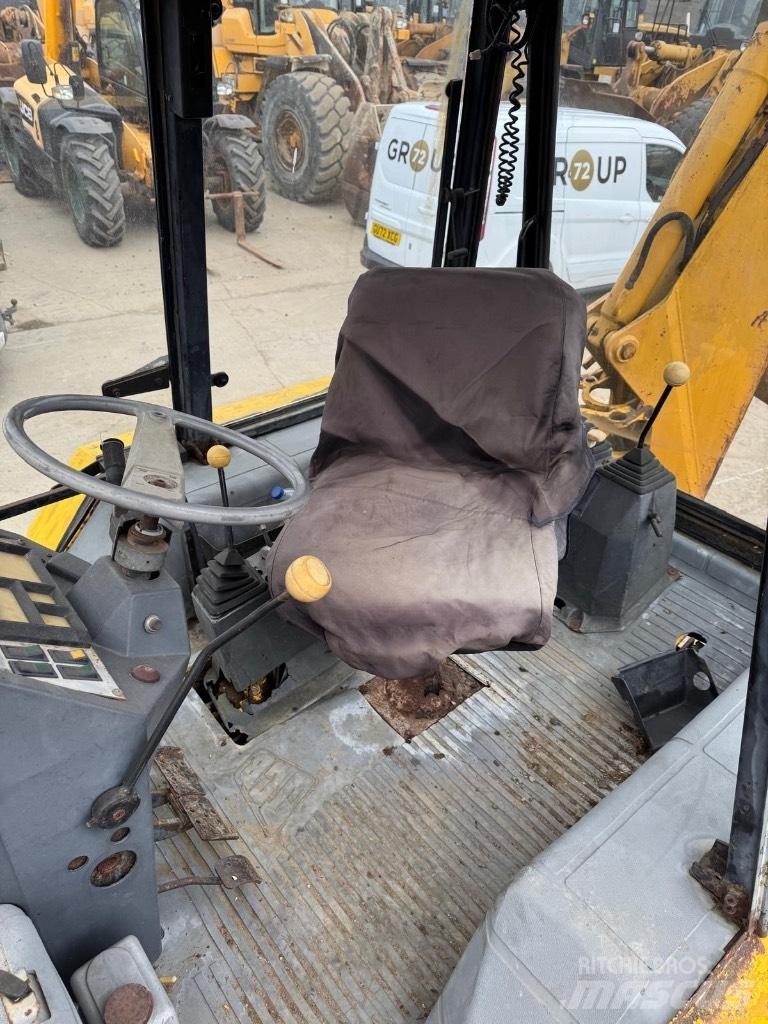 JCB 3 CX Ekskavatori-iekrāvēji