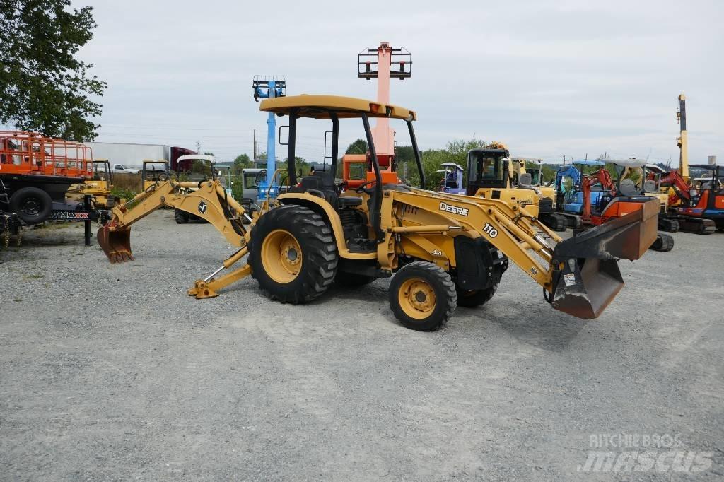 DEERE 110 Ekskavatori-iekrāvēji