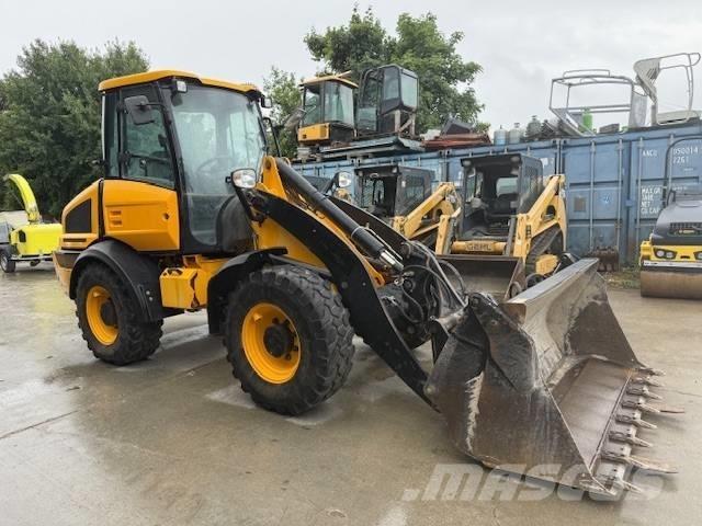 JCB 409 Iekrāvēji uz riteņiem