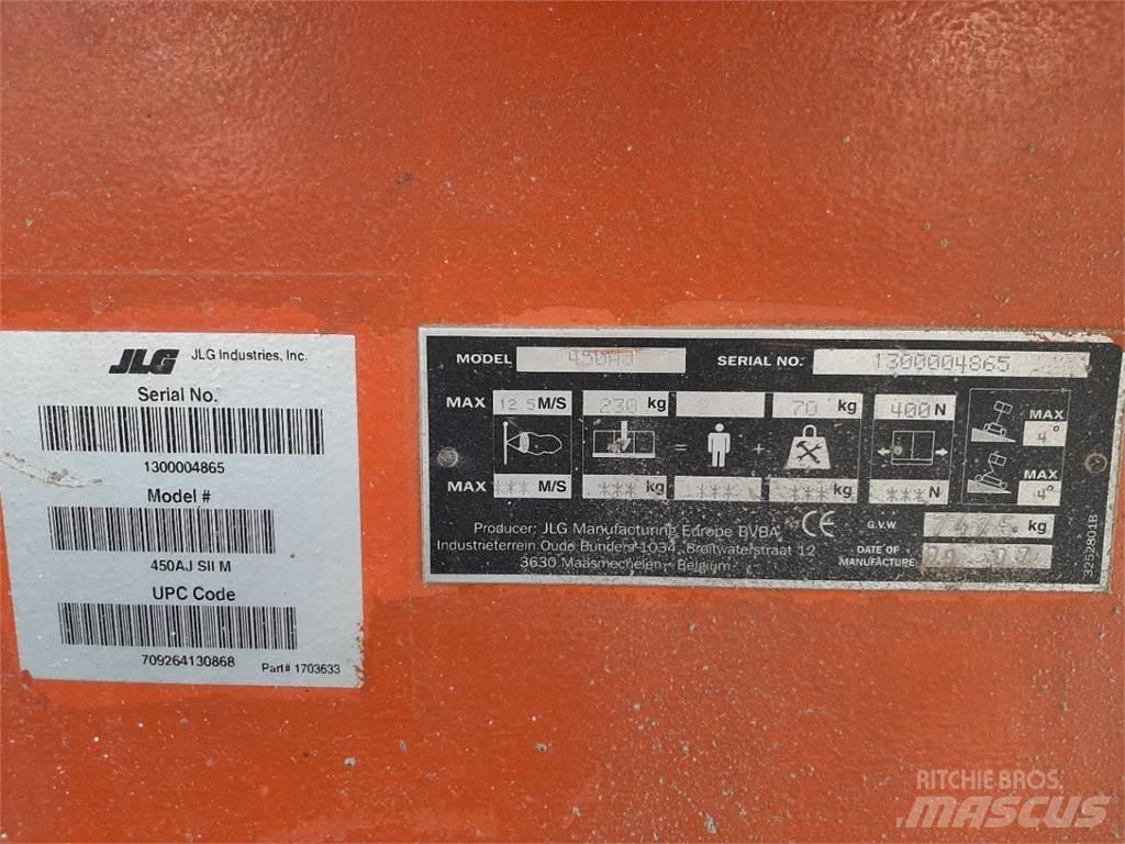 JLG 450AJ Strēles pacēlāji