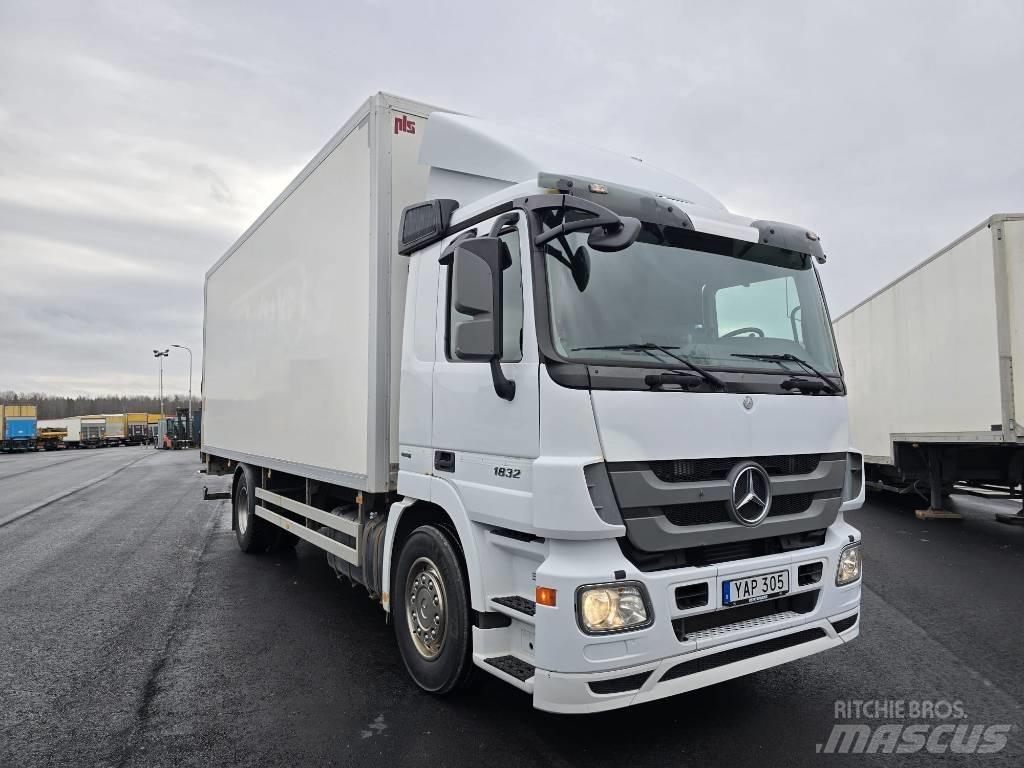 Mercedes-Benz 1832 Furgons