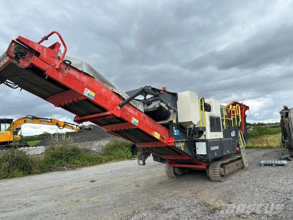 Sandvik QJ 241 Mobilie drupinātāji
