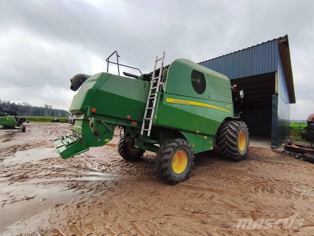 John Deere W 440 Ražas novākšanas kombaini