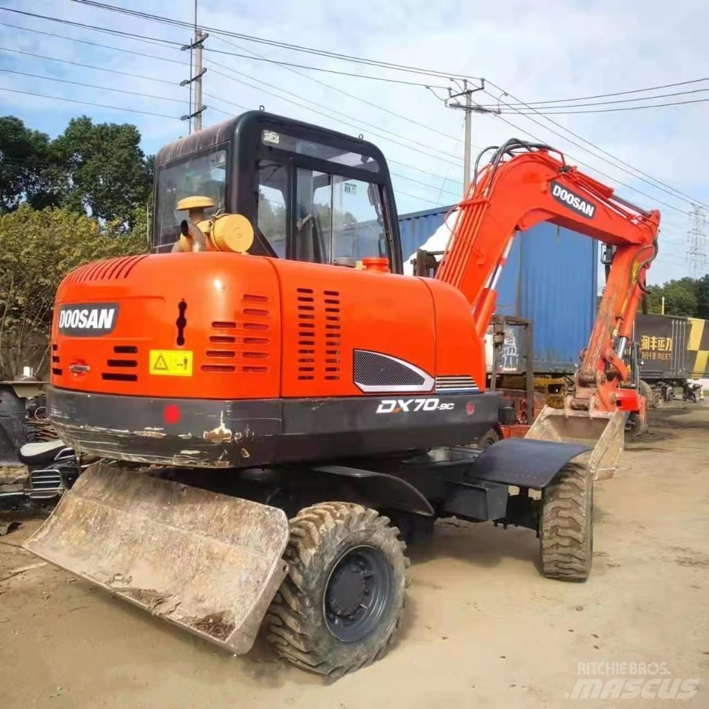 Doosan DX70W-9C Ekskavatori uz riteņiem