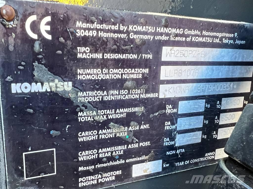 Komatsu WA 250 PZ-6 Iekrāvēji uz riteņiem