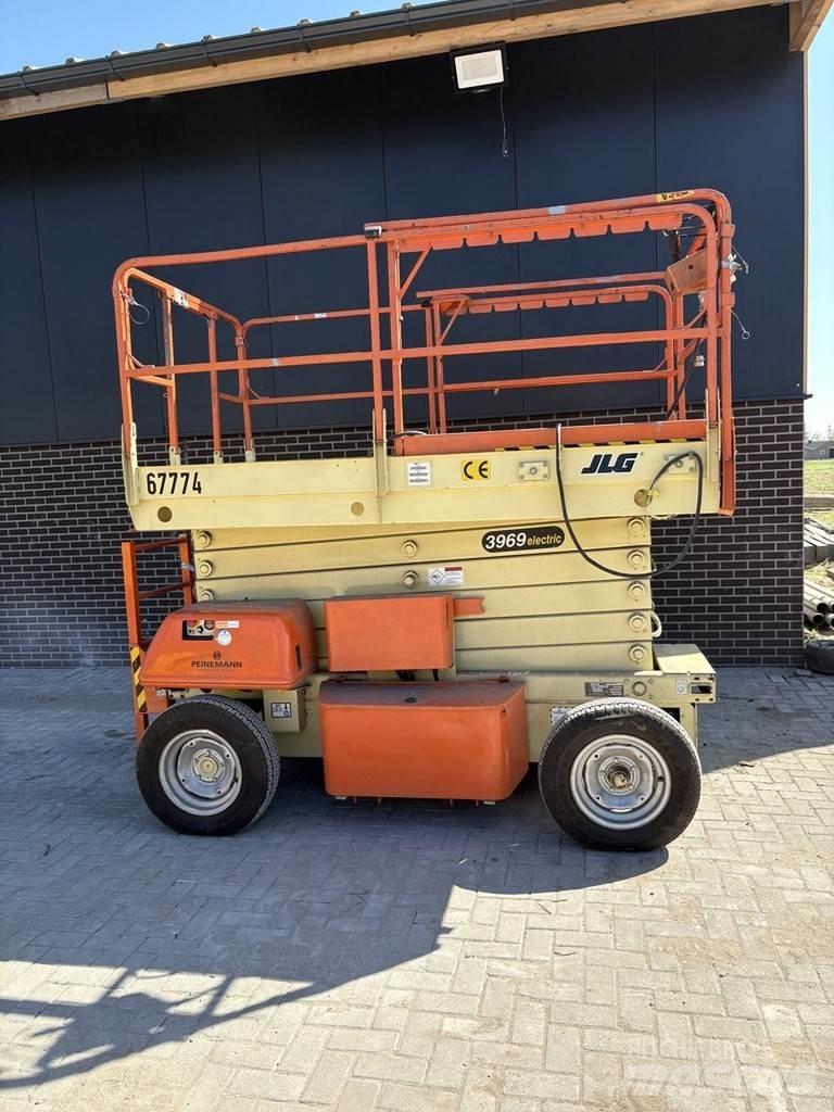 JLG 3969 Šķerveida pacēlāji
