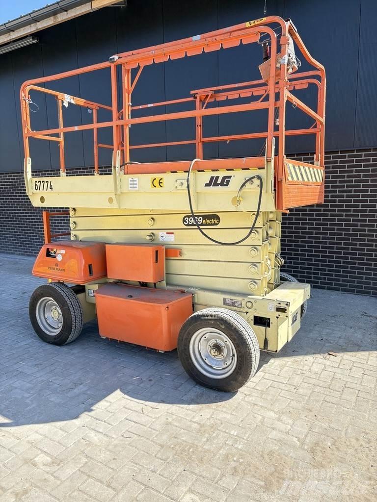 JLG 3969 Šķerveida pacēlāji