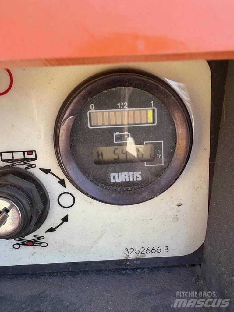 JLG 3969 Šķerveida pacēlāji