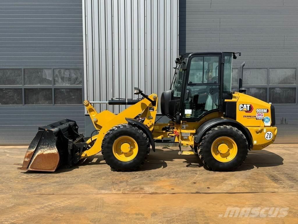 CAT 908M Iekrāvēji uz riteņiem