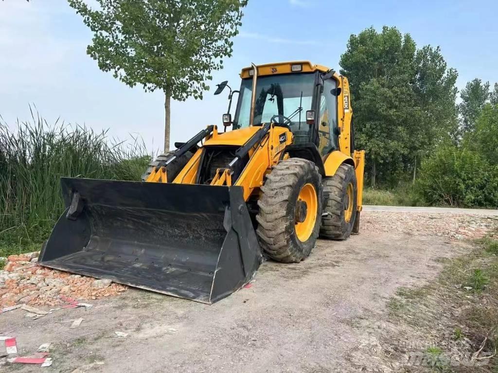 JCB 4 CX Ekskavatori-iekrāvēji
