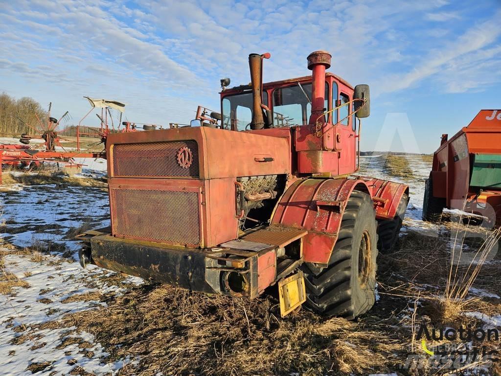 Kirovets K-700 Traktori