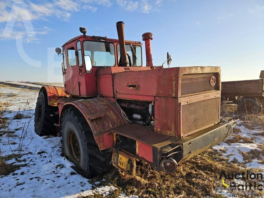 Kirovets K-700 Traktori