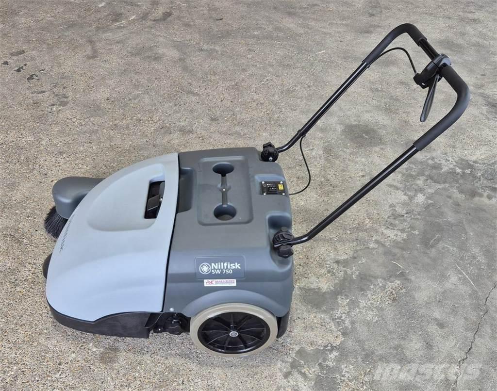 Nilfisk SW 750 Ielu tīrīšanas mašīnas