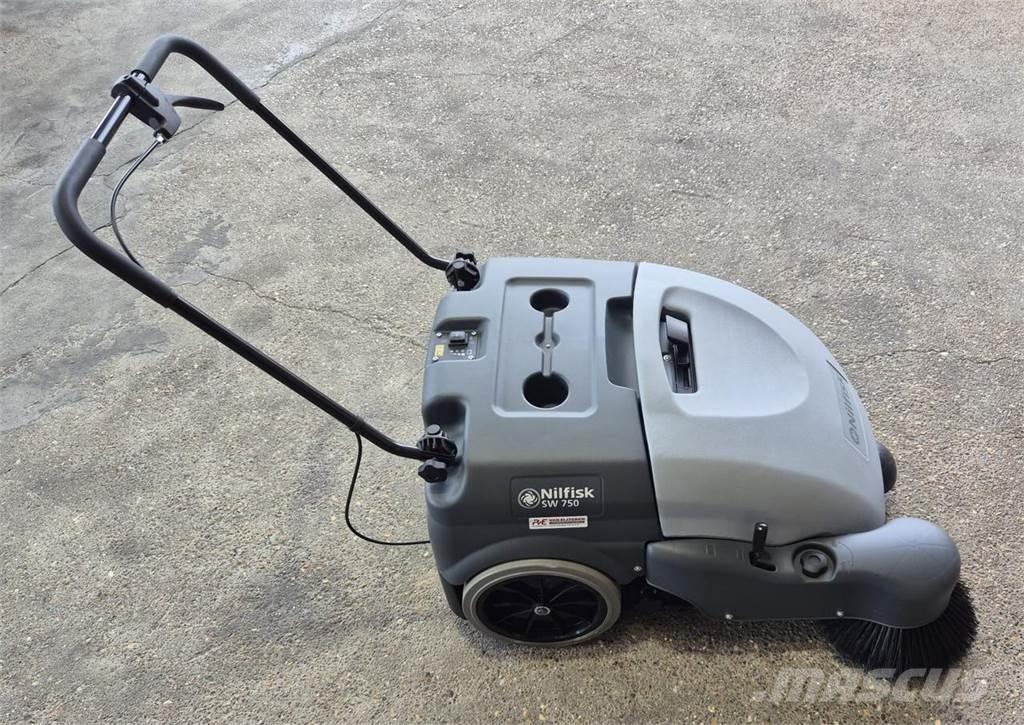 Nilfisk SW 750 Ielu tīrīšanas mašīnas