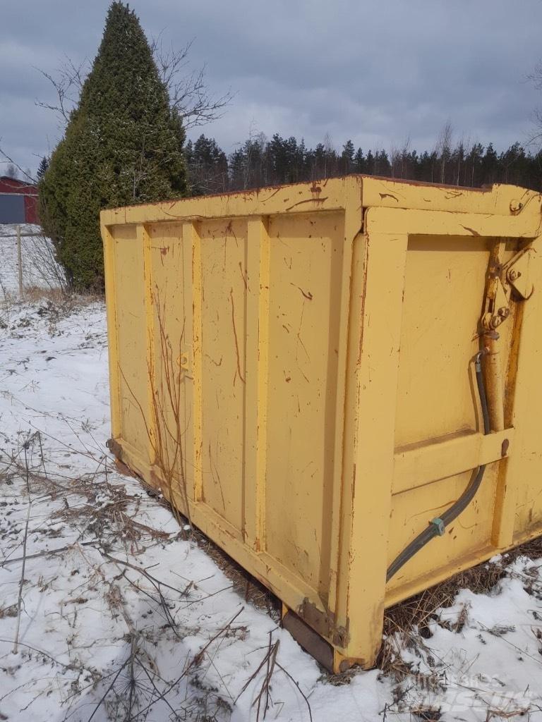 FMG 16 ton Piekabes ar āķa pacēlāju