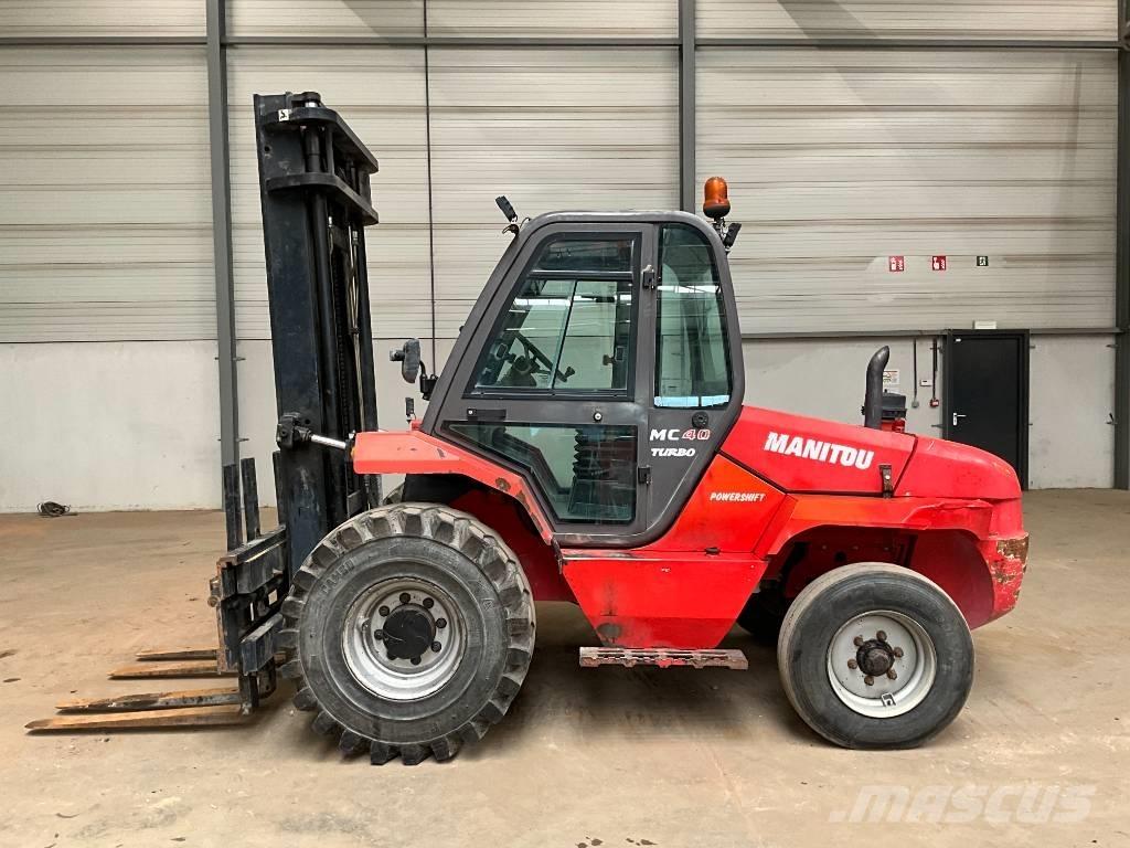 Manitou MC 40 Apvidus autokrāvējs