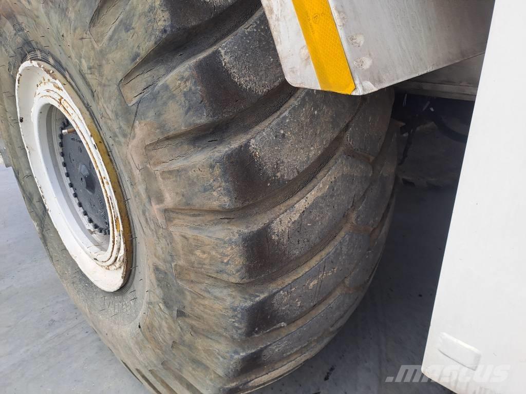 Grove RT890E Celtņi nelīdzenām virsmām