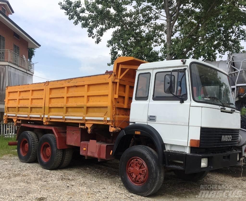 Iveco 330-26 Pašizgāzējs