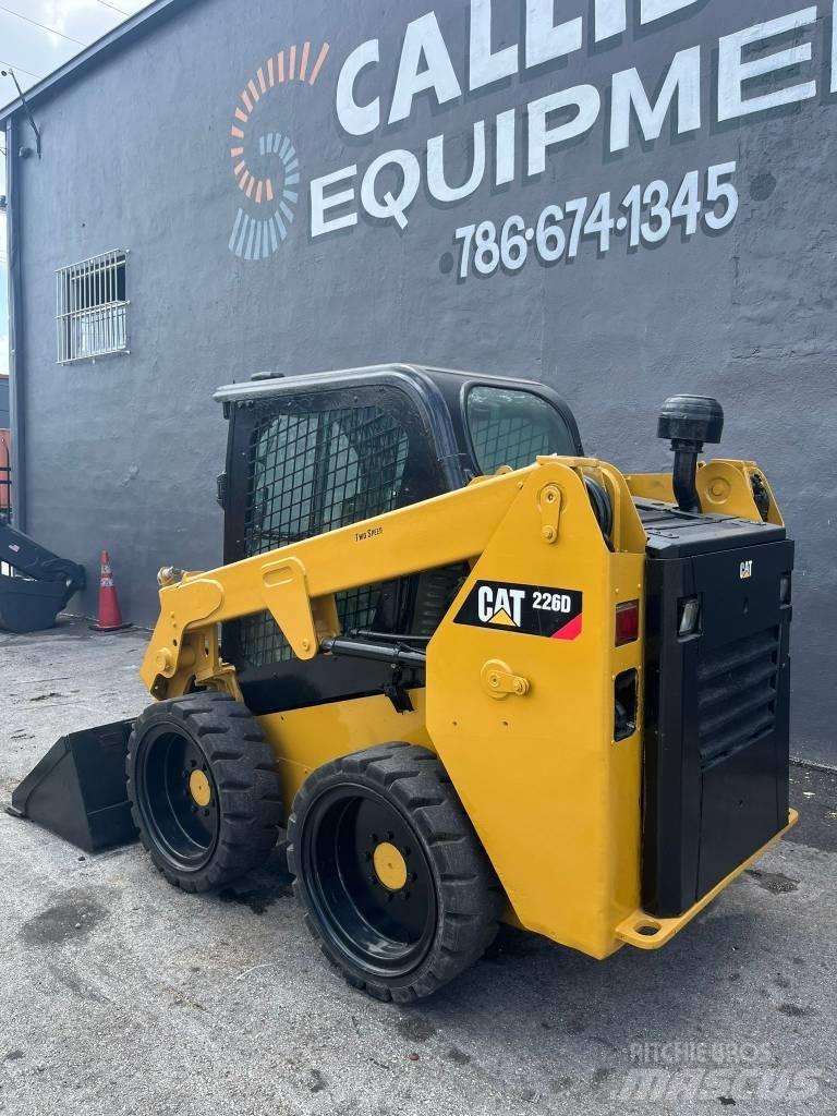 CAT 226 D Lietoti riteņu kompaktiekrāvēji
