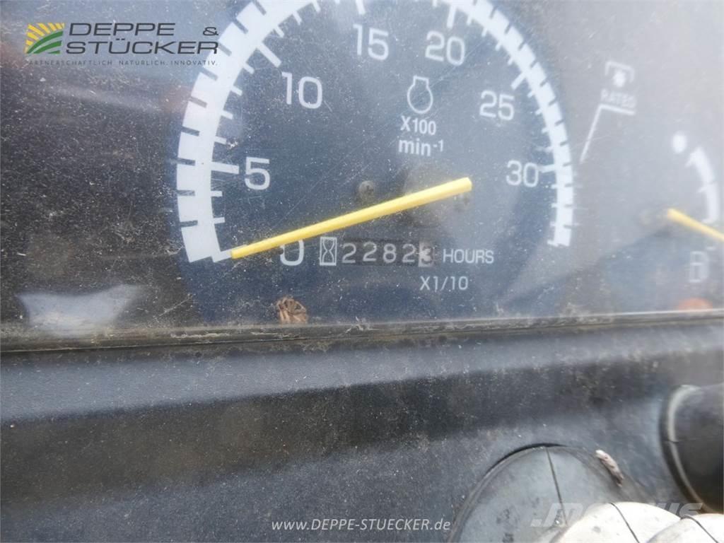 John Deere 2320 Kompaktie traktori