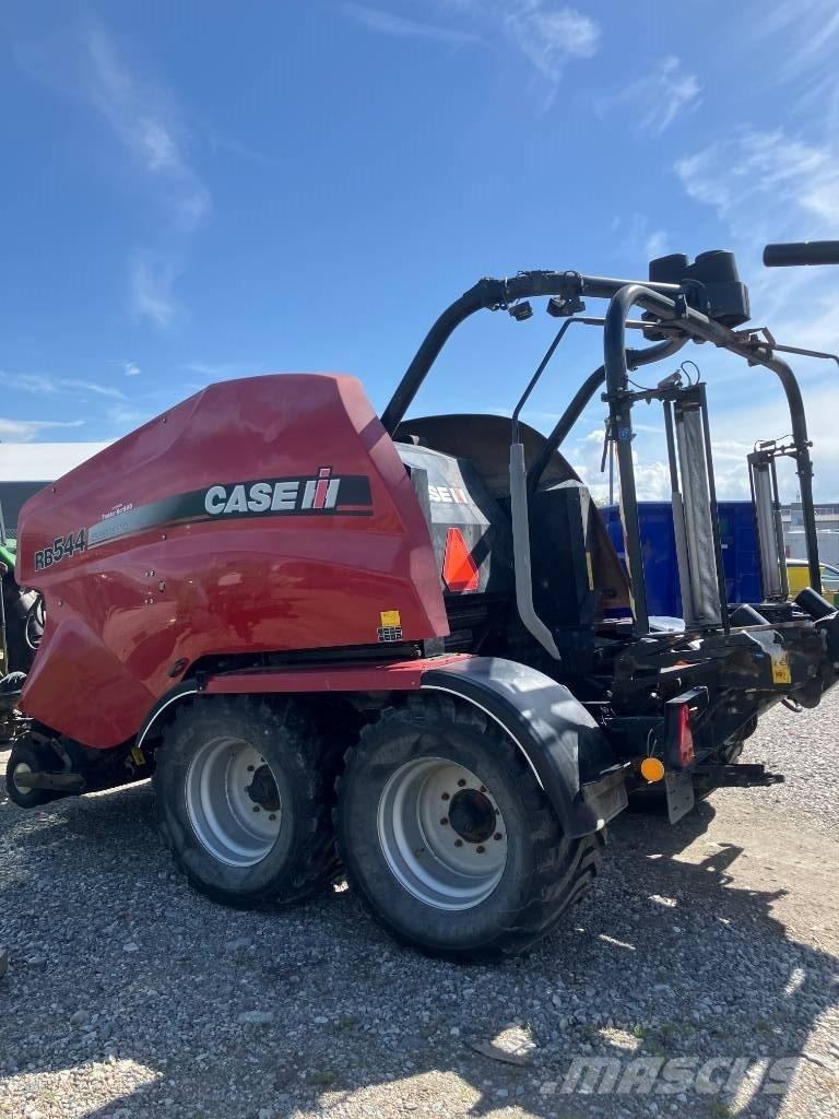 Case IH RB 544 Rituļu preses