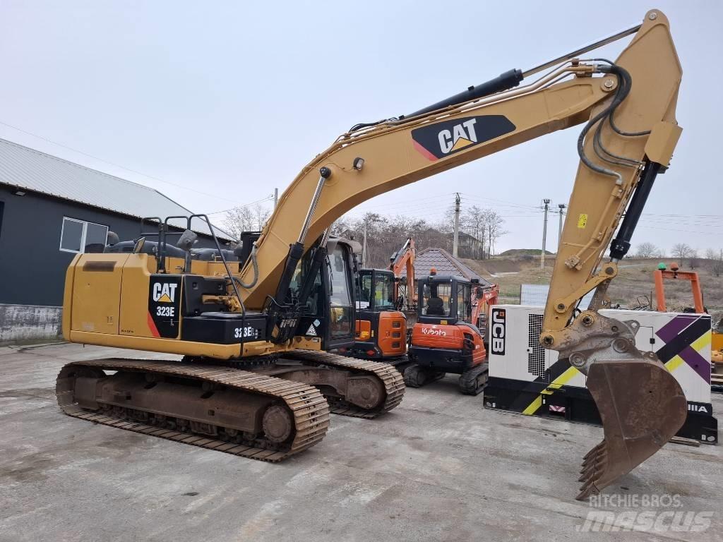 CAT 323 EL Kāpurķēžu ekskavatori