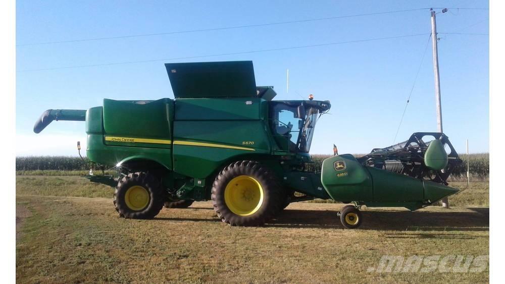 John Deere S 670 Ražas novākšanas kombaini