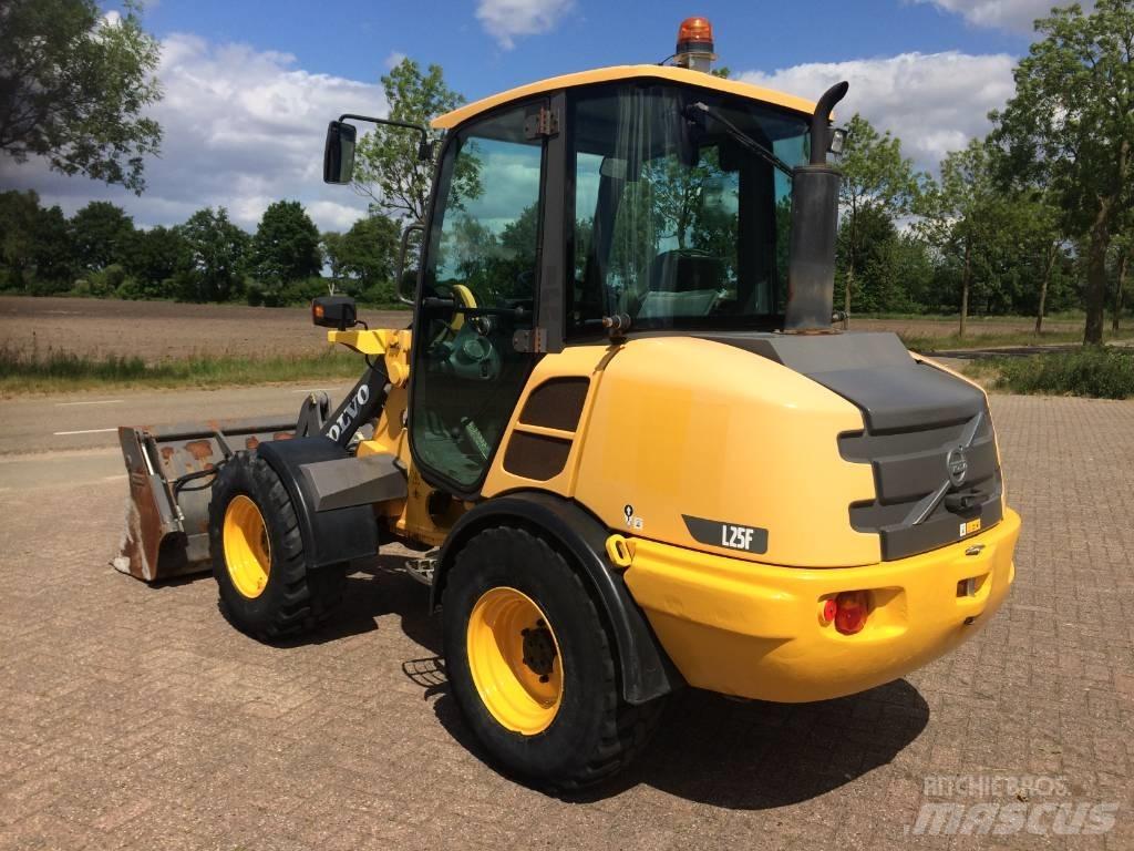 Volvo L 25 F Iekrāvēji uz riteņiem