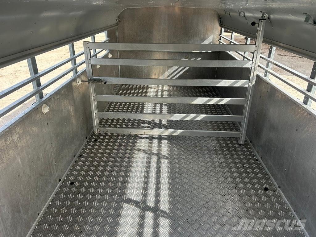 Ifor Williams TA 510 Dzīvnieku transportēšanas piekabes