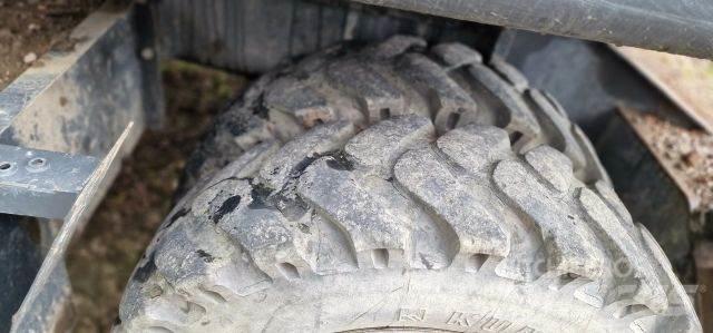 Doosan DX170W Ekskavatori uz riteņiem
