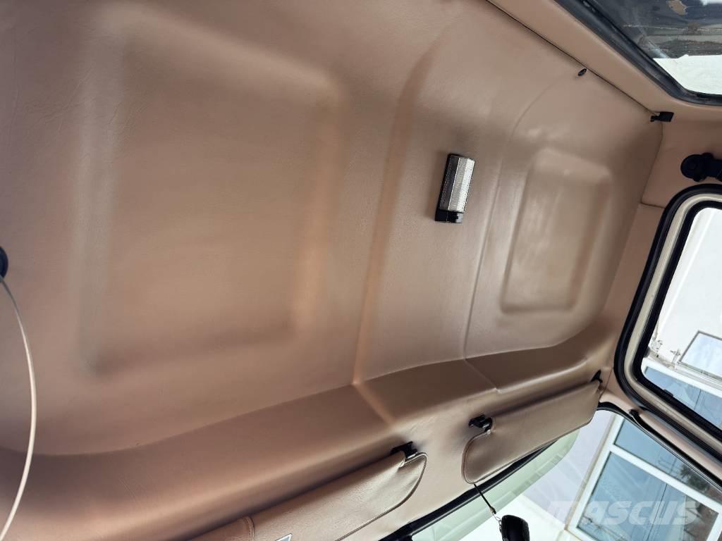 Mack CV 713 Pašizgāzējs