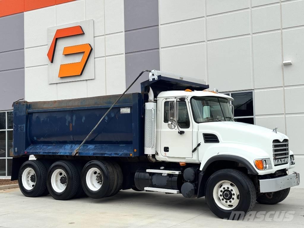 Mack CV 713 Pašizgāzējs