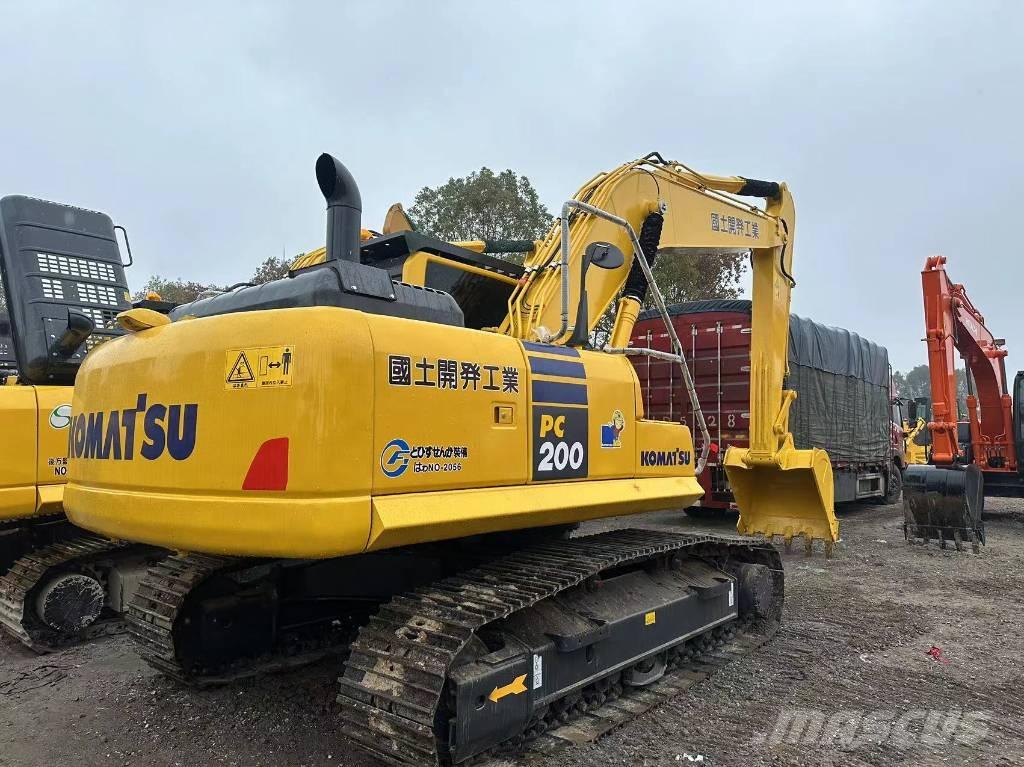 Komatsu PC 200 Kāpurķēžu ekskavatori