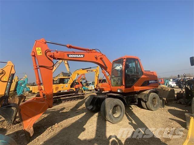 Doosan DH150 Kāpurķēžu ekskavatori