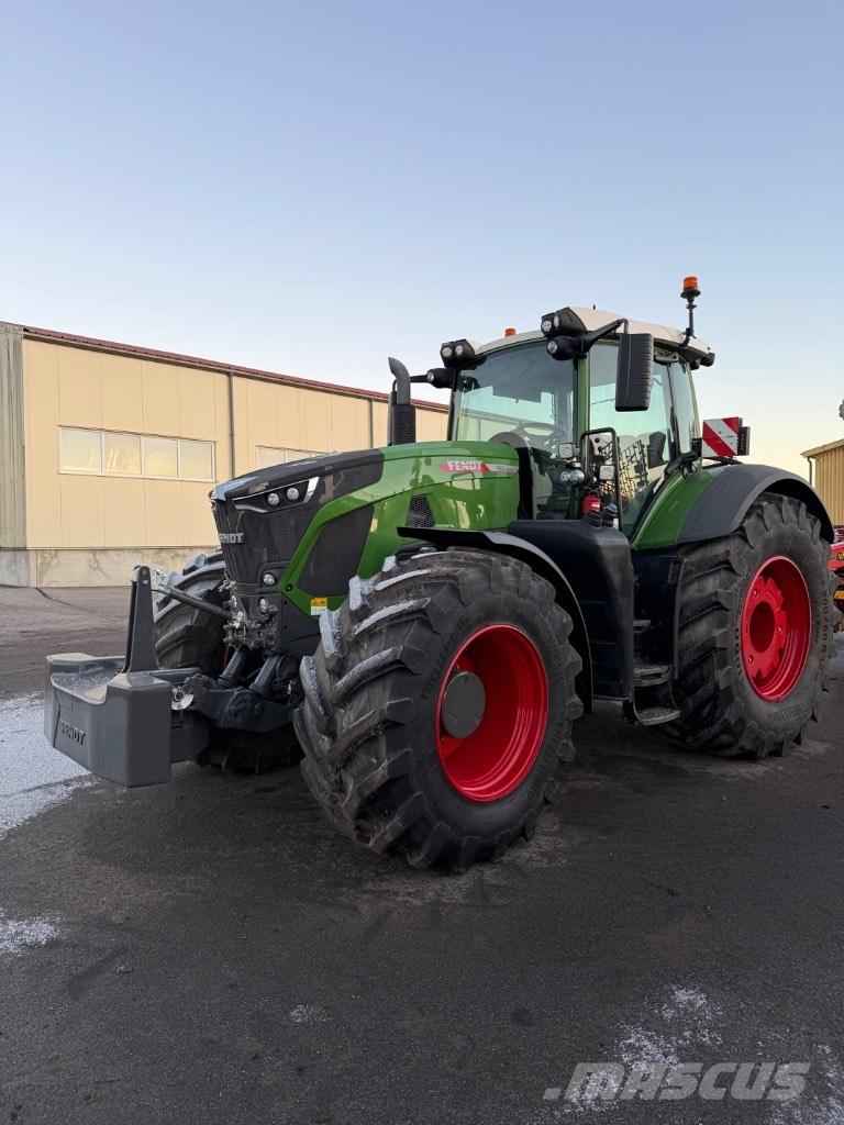 Fendt 933 Vario Traktori