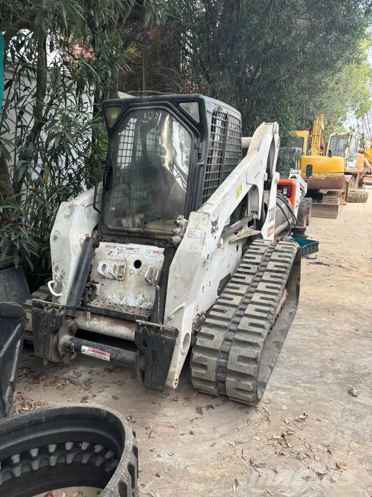 Bobcat T 300 Lietoti riteņu kompaktiekrāvēji