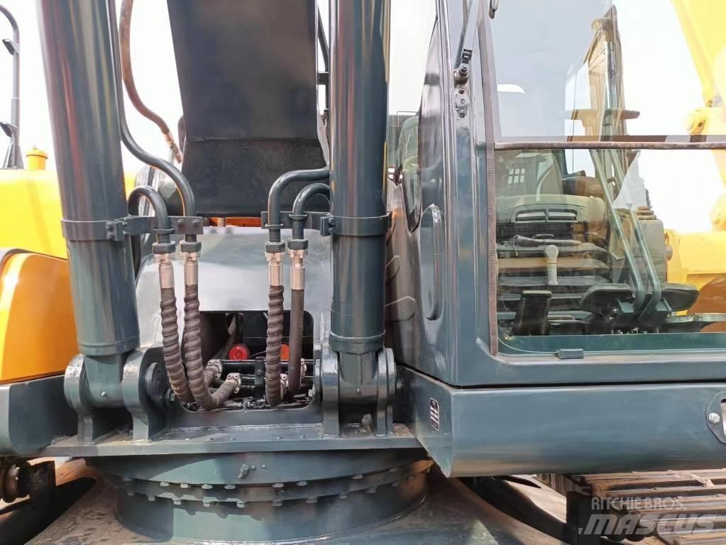 Hyundai 305-9 Kāpurķēžu ekskavatori