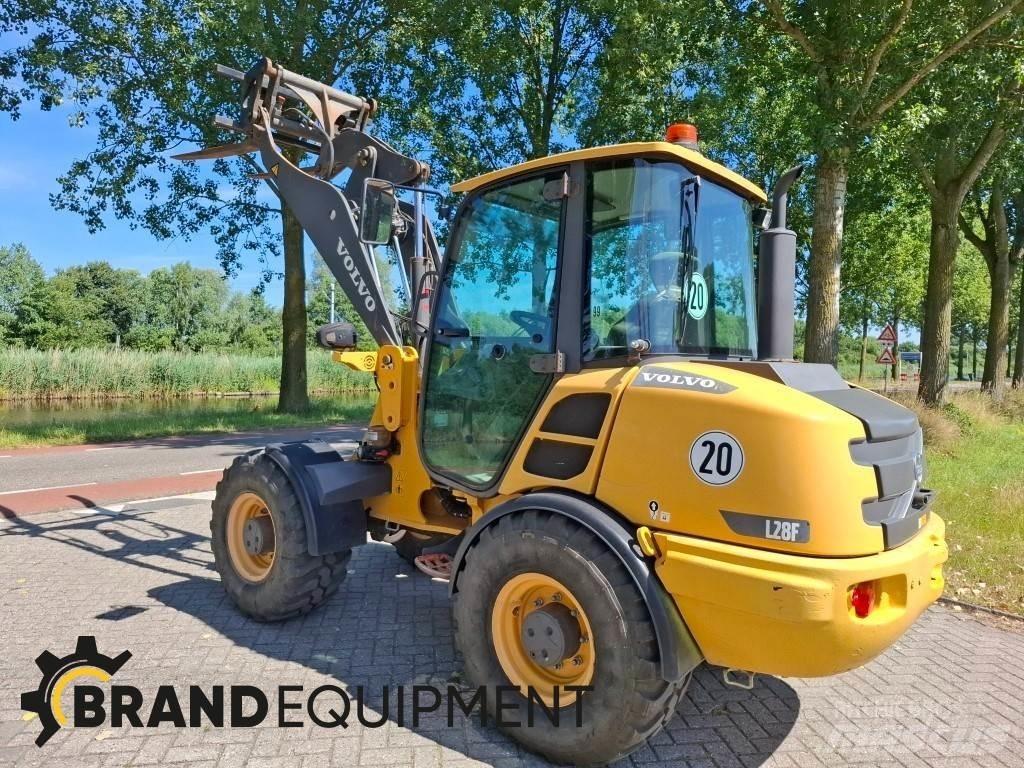 Volvo L28F Iekrāvēji uz riteņiem