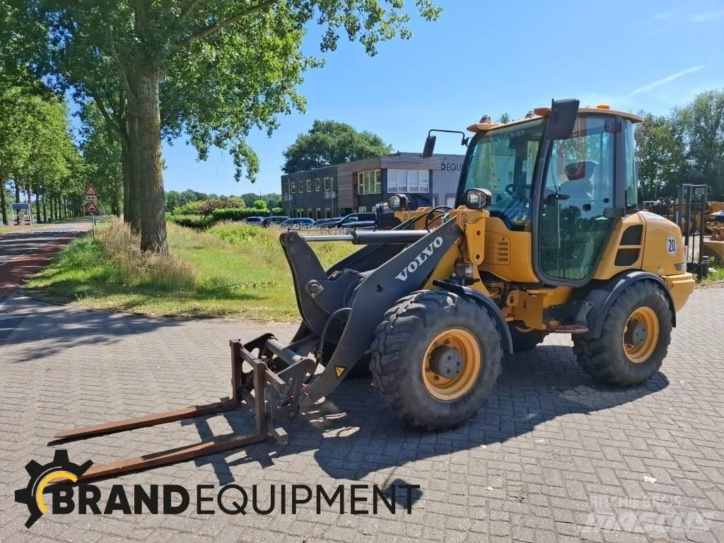 Volvo L28F Iekrāvēji uz riteņiem
