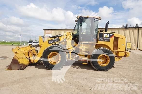 CAT 928H Iekrāvēji uz riteņiem