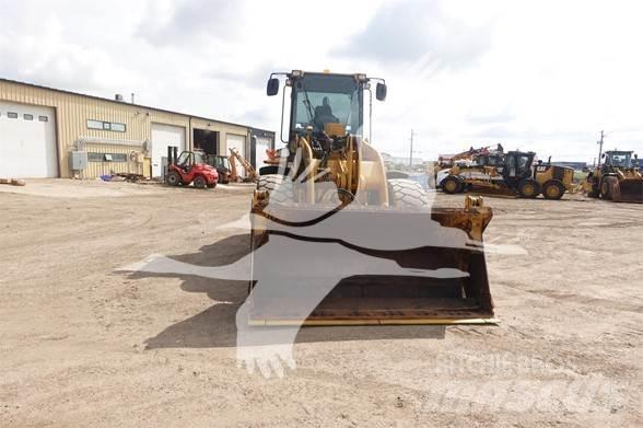 CAT 928H Iekrāvēji uz riteņiem