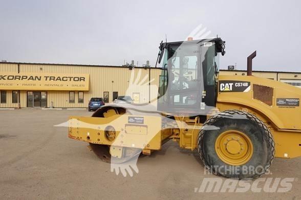 CAT CS74B Vienvalča grunts veltņi