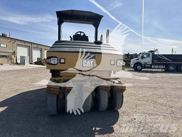 CAT CW14 Pneimatiskie veltņi