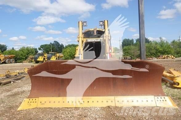 CAT D8T Kāpurķēžu buldozeri