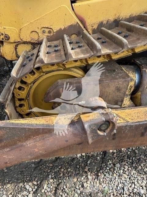 CAT D8T Kāpurķēžu buldozeri