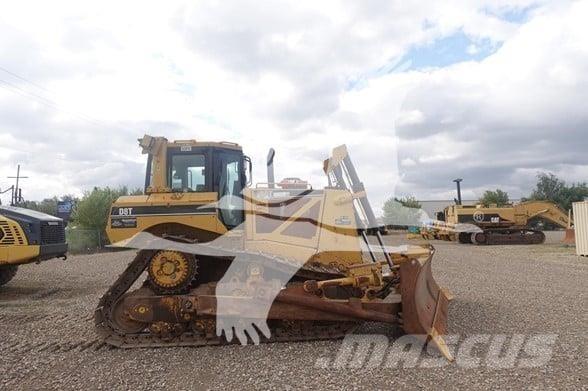 CAT D8T Kāpurķēžu buldozeri