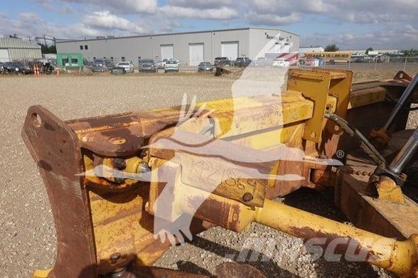 CAT D8T Kāpurķēžu buldozeri